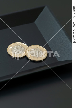 New 500 yen and change tray image 83798889