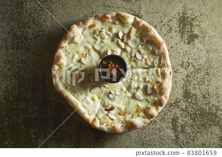 戈貢佐拉比薩餅 戈貢佐拉比薩餅 83801659