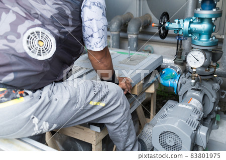 Pump replacement work Pump replacement work 83801975