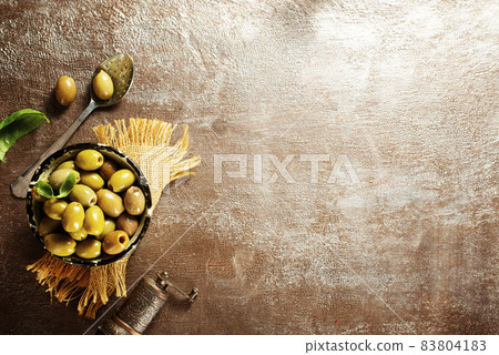 olives 83804183