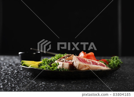 salad with fried tuna 83804185