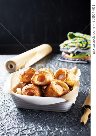 sausages in bread 83804401
