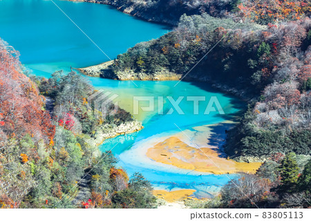 [Naeba Dragondola] Lake Futai in late autumn 83805113