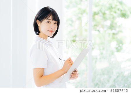 微笑的女護士 微笑的女護士 83807745