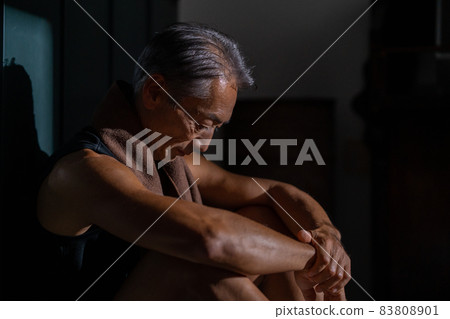 Middle man training Middle man training 83808901