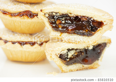 Fresh baked fruit mince pies Fresh baked fruit mince pies 83810310