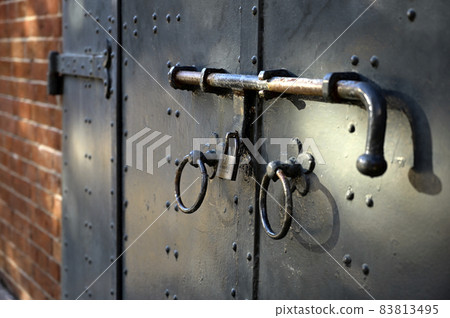 Retro lock (Noritake Garden / Red Brick Building) 83813495