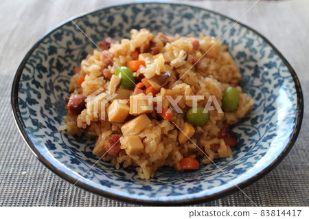 Chinese style rice with ginkgo nuts 83814417