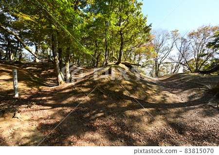 深秋的玄風城藏和群 中尾山，柴田勝家的大本營在靜岳之戰中 83815070