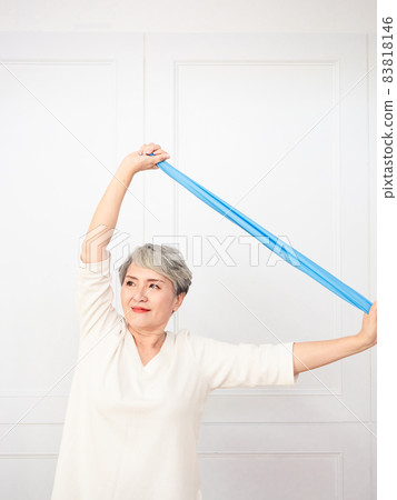 Asia Shifuka Women's home-based exercises, maintenance and health. 83818146