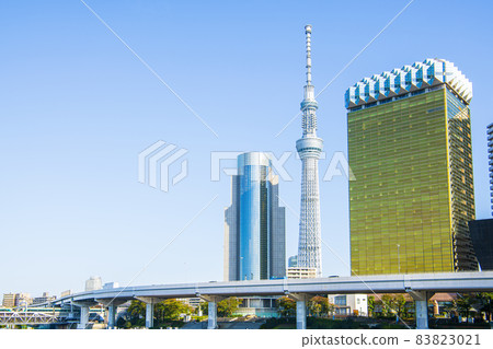 在藍天的東京天空樹 在藍天的東京天空樹 83823021