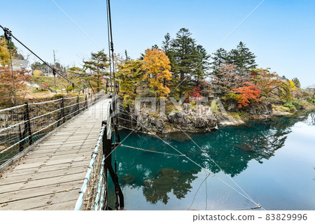 秋色玄氣溪與懸索橋五然壩橋 83829996