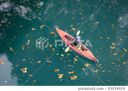 Autumn Shima Lake early morning canoe 83834929