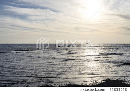 Kii Tanabe Tenjinzaki Wind-waved water surface (near Lake Uuni in Wakayama) 83835958
