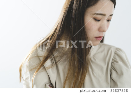 Cool female portrait Cool female portrait 83837858