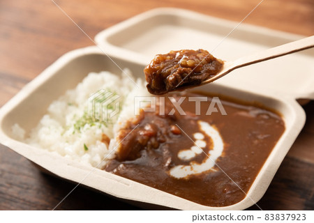 Beef stew takeaway lunch 83837923