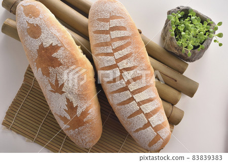 棚拍新鮮的自製創意法式麵包 棚拍新鮮的自製創意法式麵包 83839383