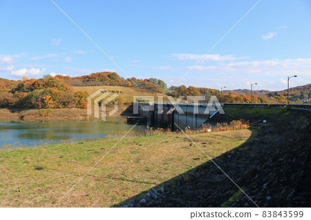 Shito Shita大壩在秋天 Shito Shita大壩在秋天 83843599