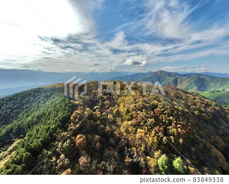 Autumn leaves of Mt. Jinba 83849338
