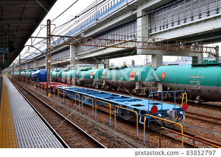 JR貨運油罐貨車停在根岸站 83852797