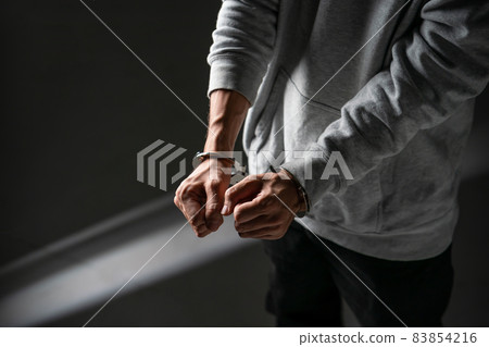 手銬/逮捕/男人 83854216