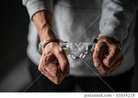 手銬/逮捕/男人 83854219
