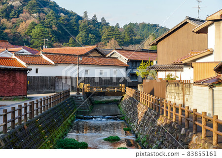 倉吉白牆倉庫(倉吉市內吹玉川傳統建築群保存區) 倉吉白牆倉庫(倉吉市內吹玉川傳統建築群保存區) 83855161