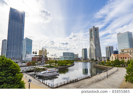 [Urban landscape] Cityscape of Yokohama Minatomirai Canal Park 83855865