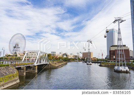 [城市景觀]橫濱港未來景觀和YOKOHAM AIR CABIN 83856105