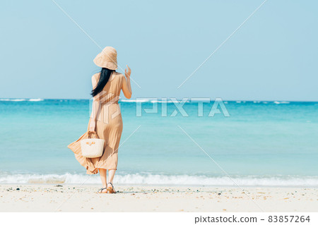 Women's journey 83857264