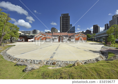 歷史古厝建築與現代建築的市容景觀 83859677