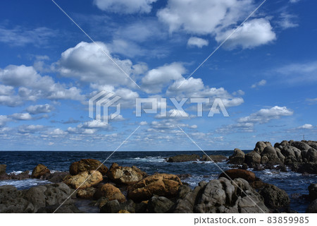 石川縣輪島市鴨浦海岸 83859985