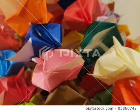 五顏六色的千紙鶴 五顏六色的千紙鶴 83860742