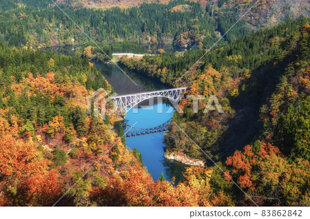 福島縣三島町,初見秋色的只見川大橋 福島縣三島町,初見秋色的只見川大橋 83862842