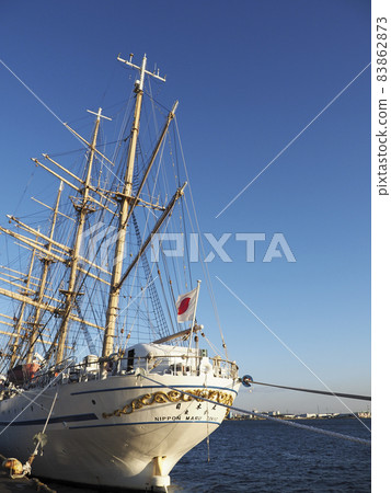 日本丸停泊在名古屋港 83862873