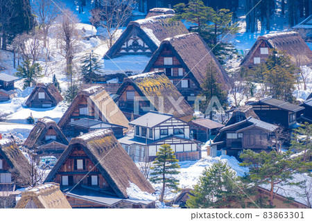 Winter Shirakawa-go seen from the observatory [Gifu Prefecture] 83863301
