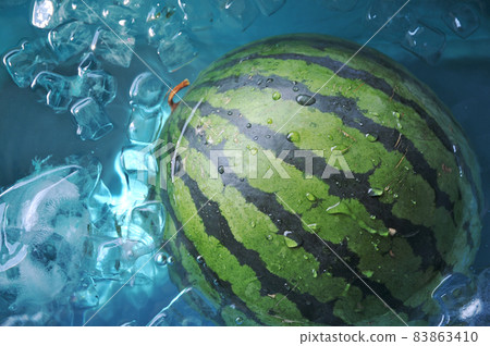 Watermelon in the cold 09 Watermelon in the cold 09 83863410