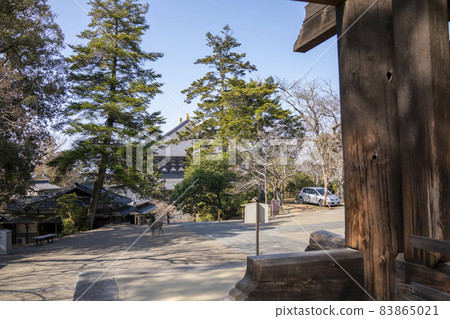 Bell tower of Todai-ji Temple 83865021