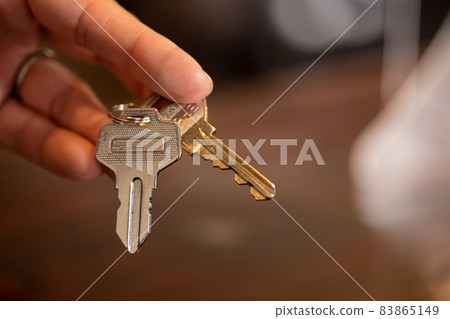 有鑰匙的男人 給鑰匙的已婚男人 有鑰匙的男人 給鑰匙的已婚男人 83865149