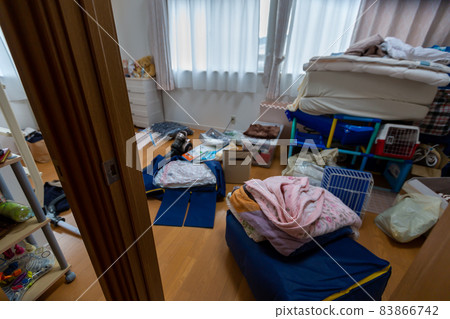 整理換衣服 83866742