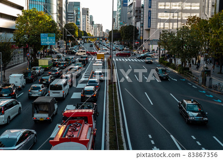 東京秋季下午交通擁堵和建築物Aoyama-dori Minami-Aoyama 3-chome 2021.11 a-1 東京秋季下午交通擁堵和建築物Aoyama-dori Minami-Aoyama 3-chome 2021.11 a-1 83867356