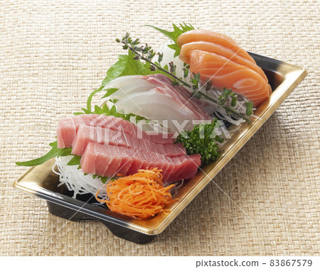 Assortment of 3 sashimi Assortment of 3 sashimi 83867579