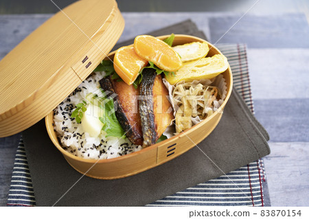 Delicious handmade bento bento [salmon / salmon] 83870154