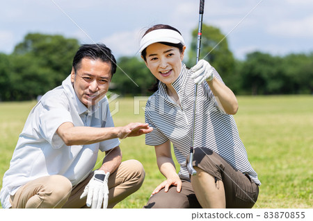 Golf middle couple golf course Golf middle couple golf course 83870855