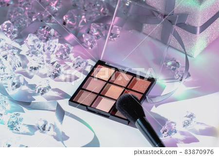 Present cosmetics 83870976