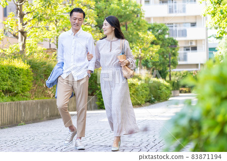 中間情侶約會情侶 83871194