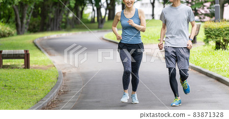 Jogging middle couple Jogging middle couple 83871328