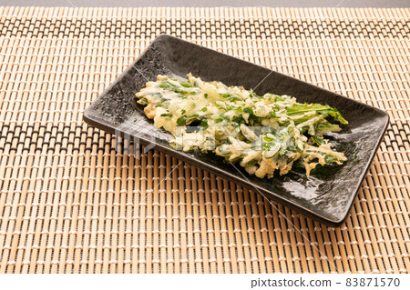 Handmade garland chrysanthemum tempura Handmade garland chrysanthemum tempura 83871570