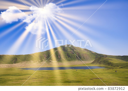 Sun rays shining into Kusasenrihama 83872912