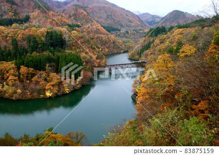 Autumn Tadami Line, No. 3 Bridge (Mishima Town, Fukushima Prefecture) Autumn Tadami Line, No. 3 Bridge (Mishima Town, Fukushima Prefecture) 83875159